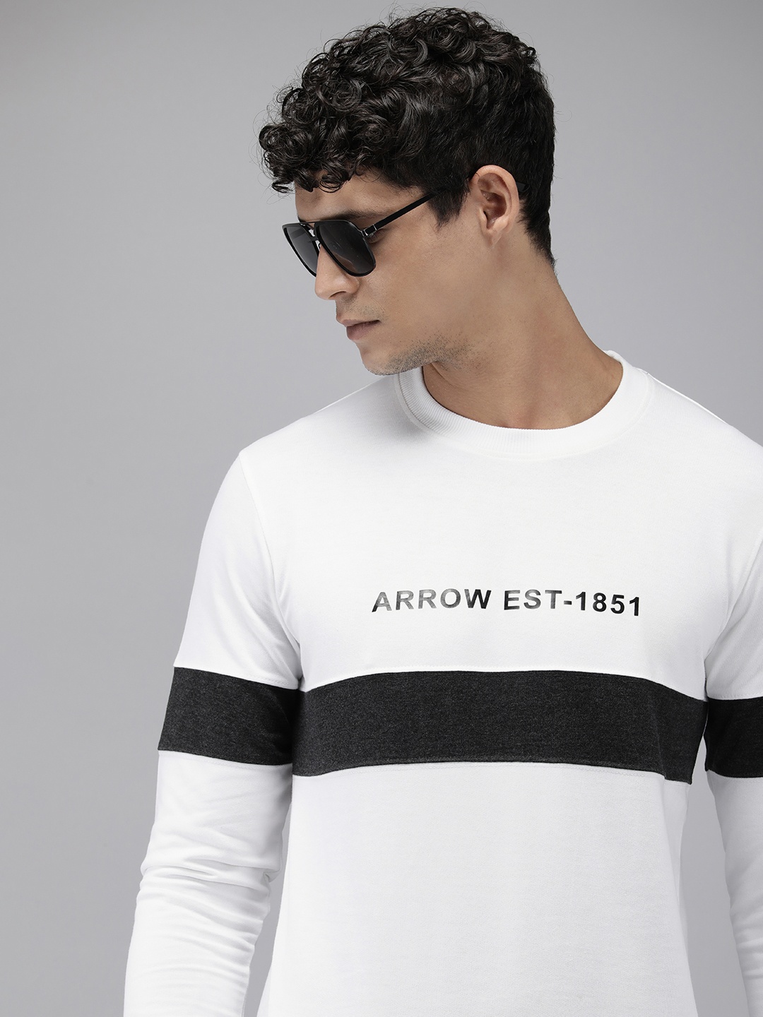 

Arrow Printed Round Neck Long Sleeves Sweatshirt, White