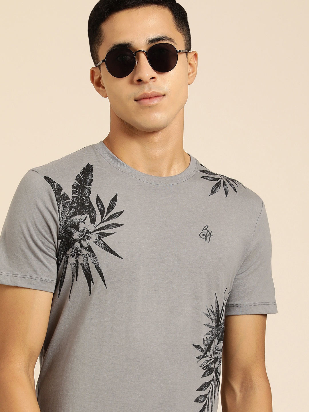 

Being Human Men Grey & Black Floral Printed Pure Cotton T-shirt