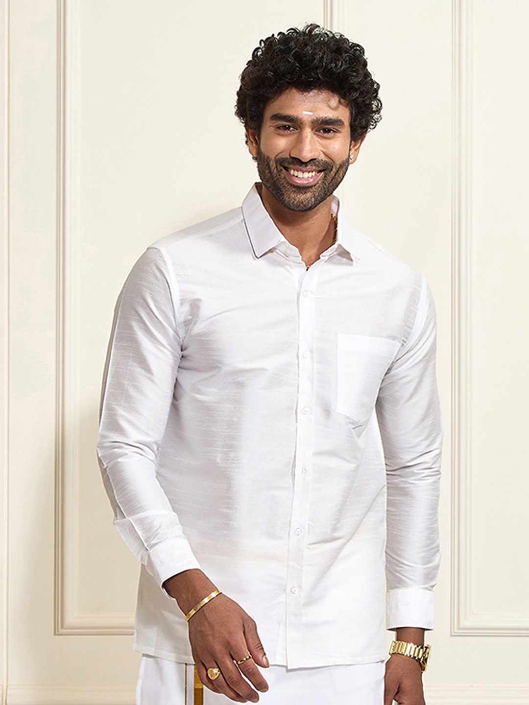 

VASTRAMAY Men White Classic Casual long sleeve Shirt