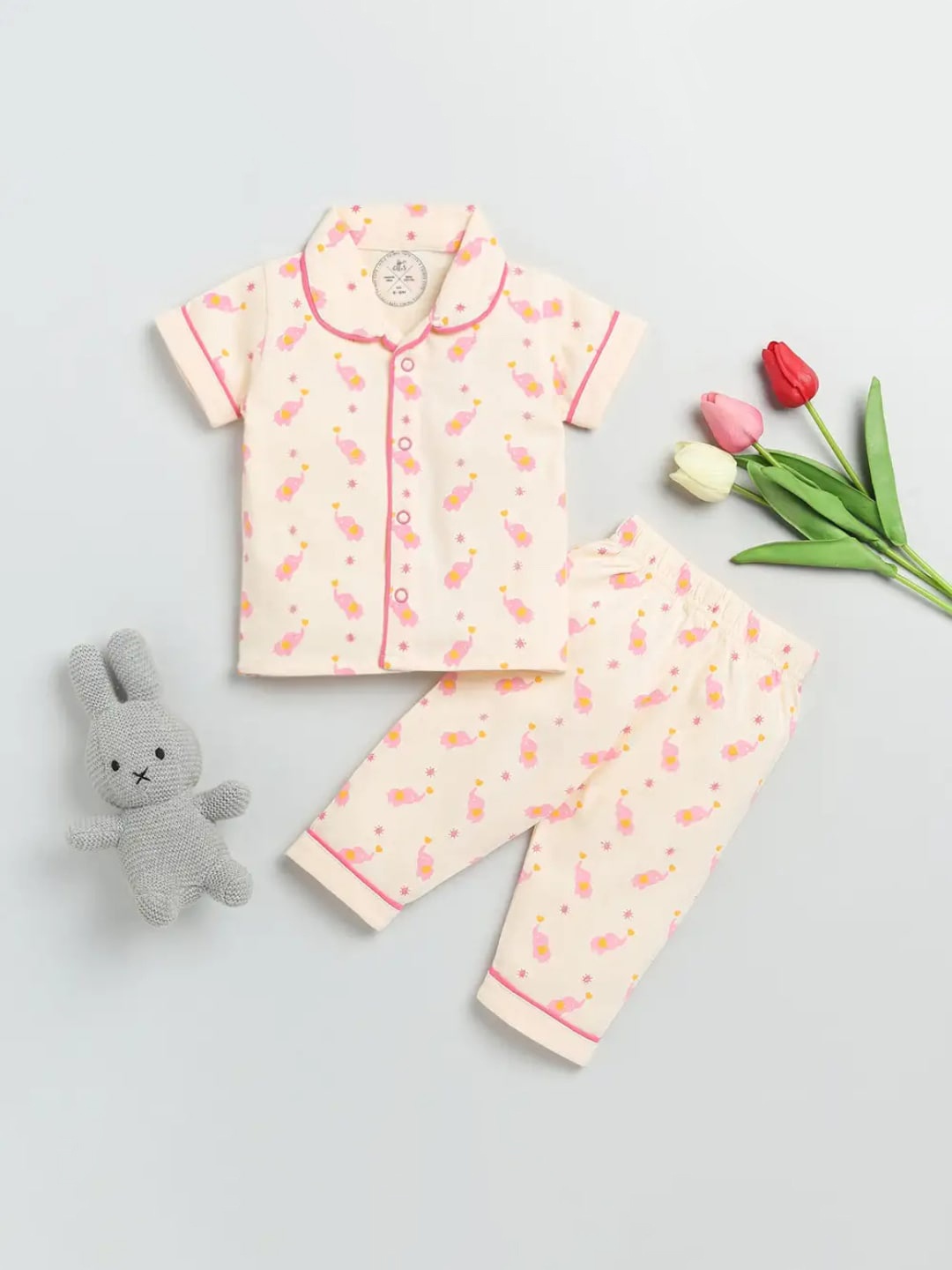 

Clt s Unisex Kids Cream-Coloured & Pink Printed Night suit