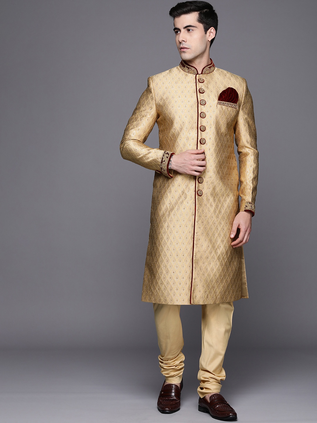 

Manyavar Men Cream-Coloured & Self Design Sherwani Set With Dupatta
