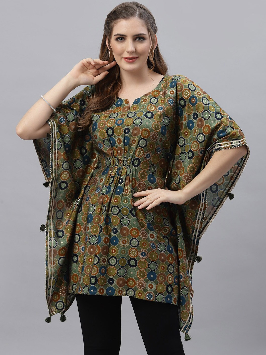 

TANKHI Women Green Floral Printed Flared Sleeves Mirror Work Kaftan Kurta