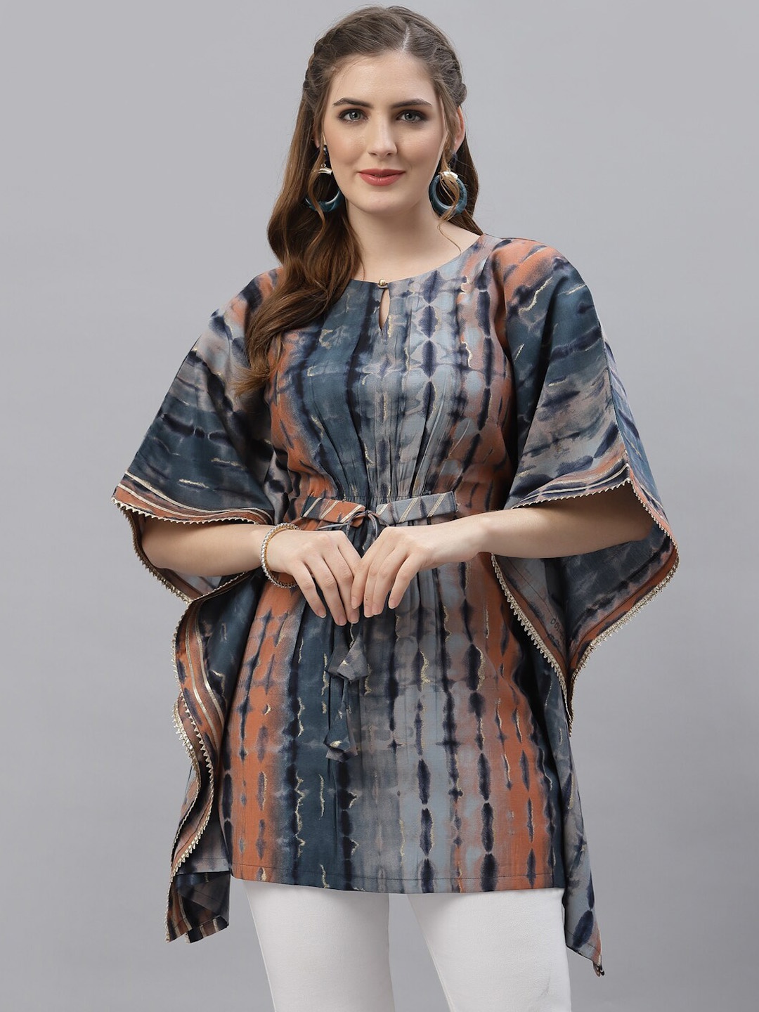 

TANKHI Women Grey Printed Flared Sleeves Kaftan Kurta