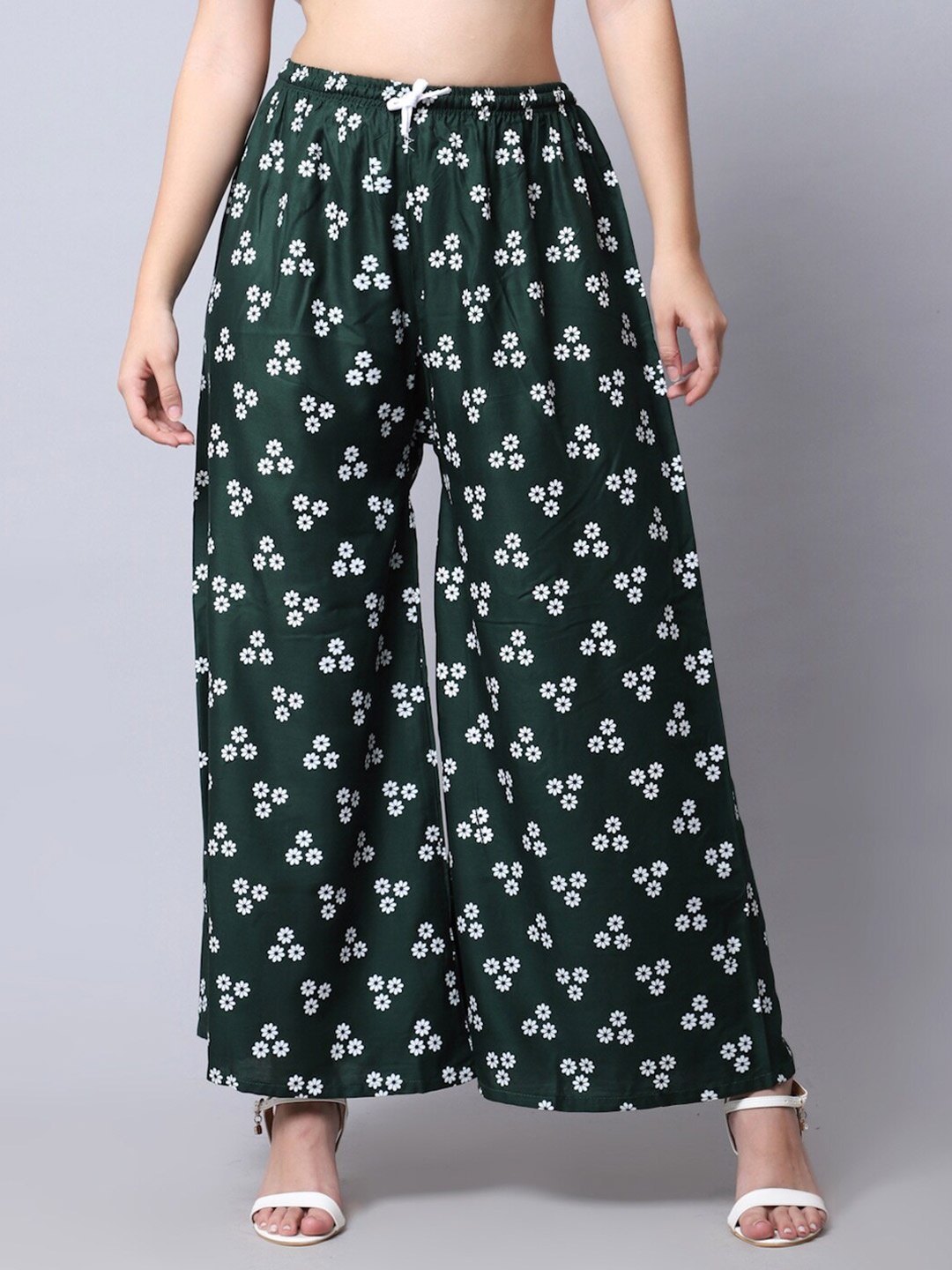 

GRACIT Women Green & White Floral Printed Palazzos