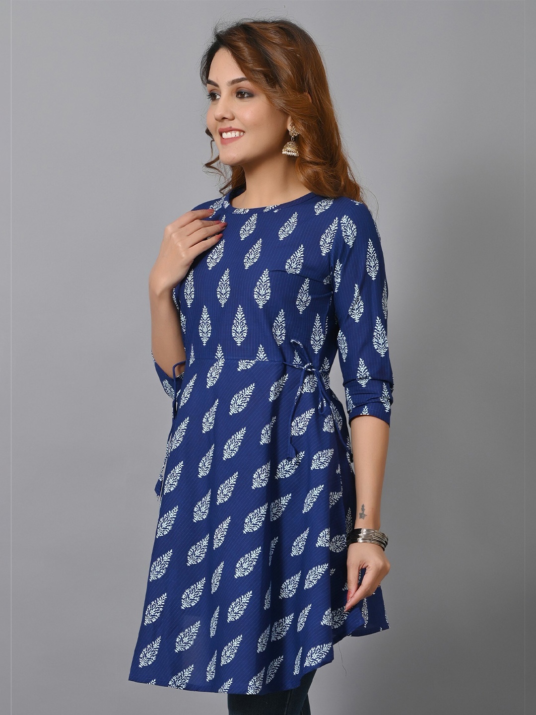 

VASTRAMANIAA Women Blue Paisley Printed Pure Cotton Kurti