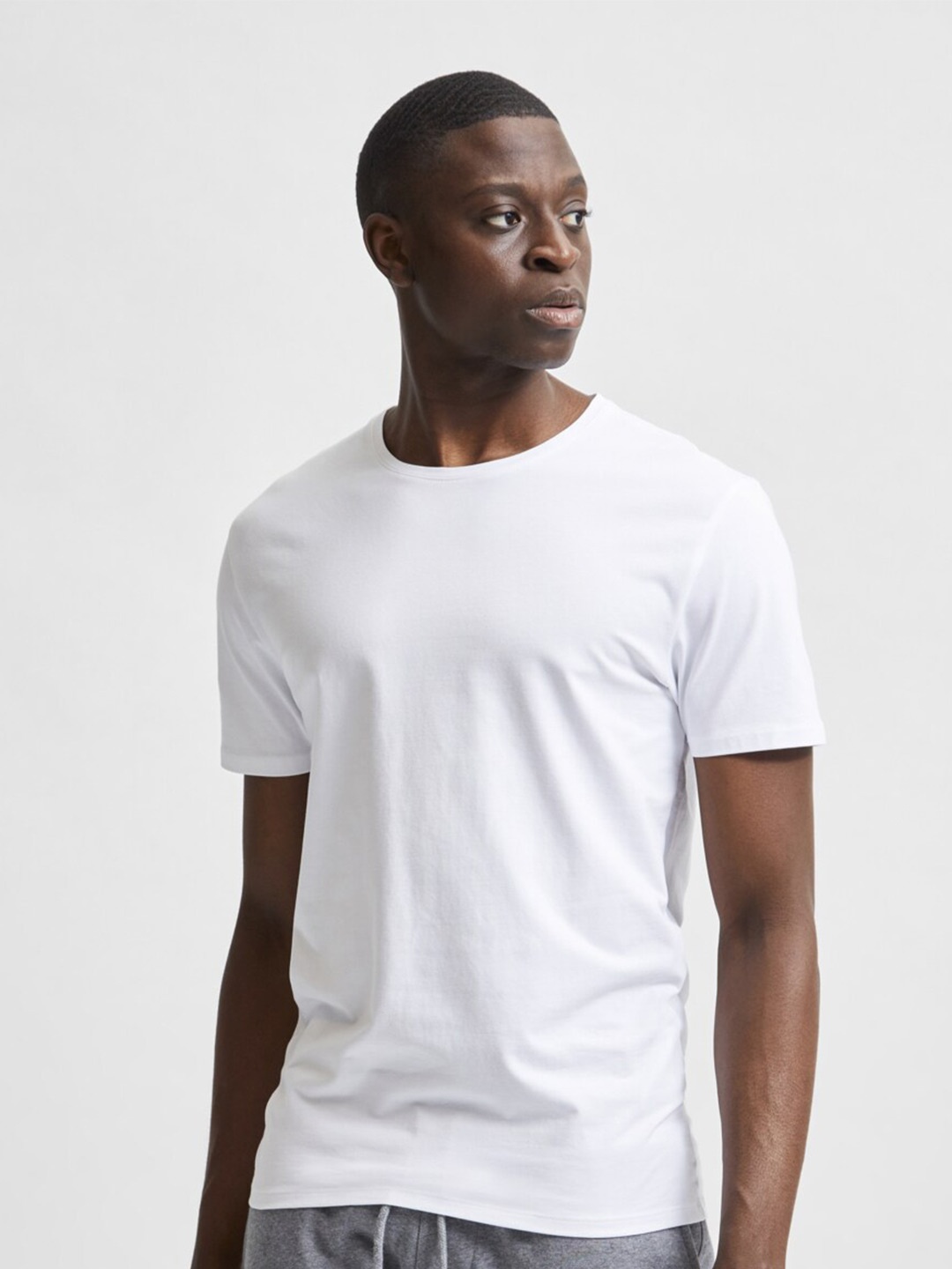 

SELECTED Men White Round Neck T-shirt