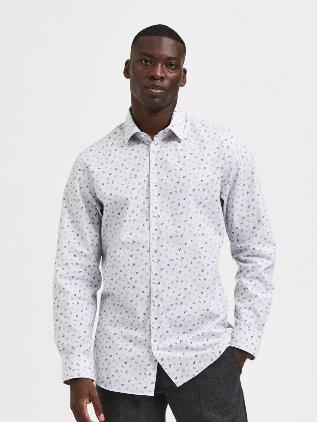 

SELECTED Men White Micro Ditsy Printed Casual Shirt