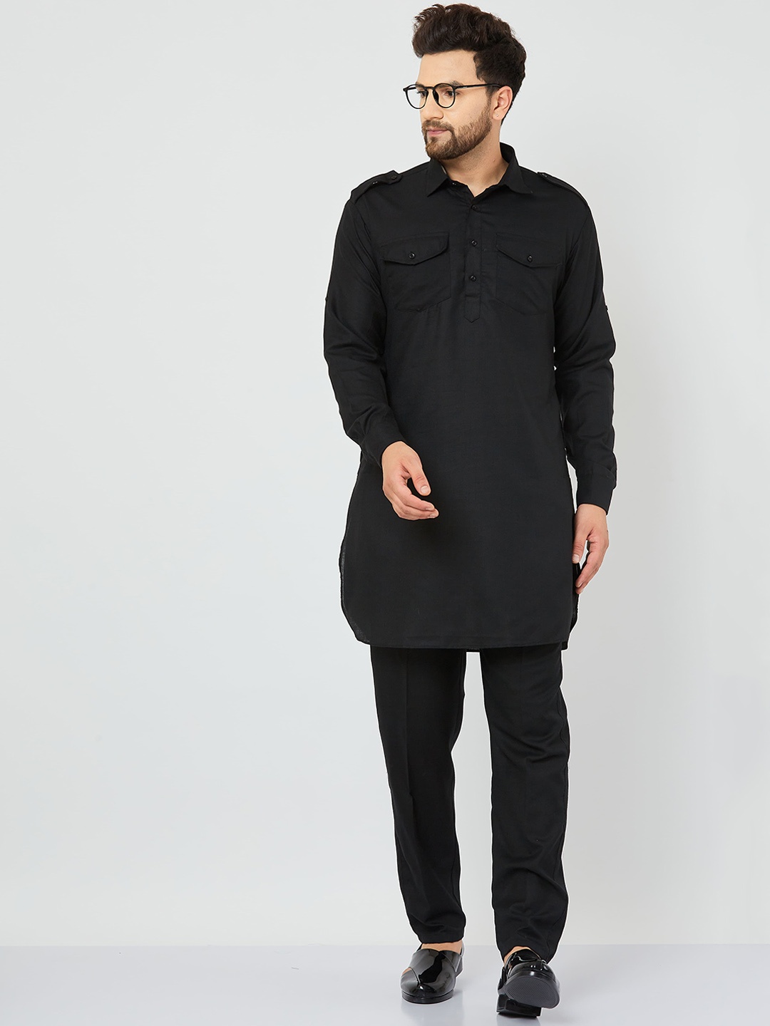 

Armaan Ethnic Men Black Solid Linen Pathani Kurta with Salwar