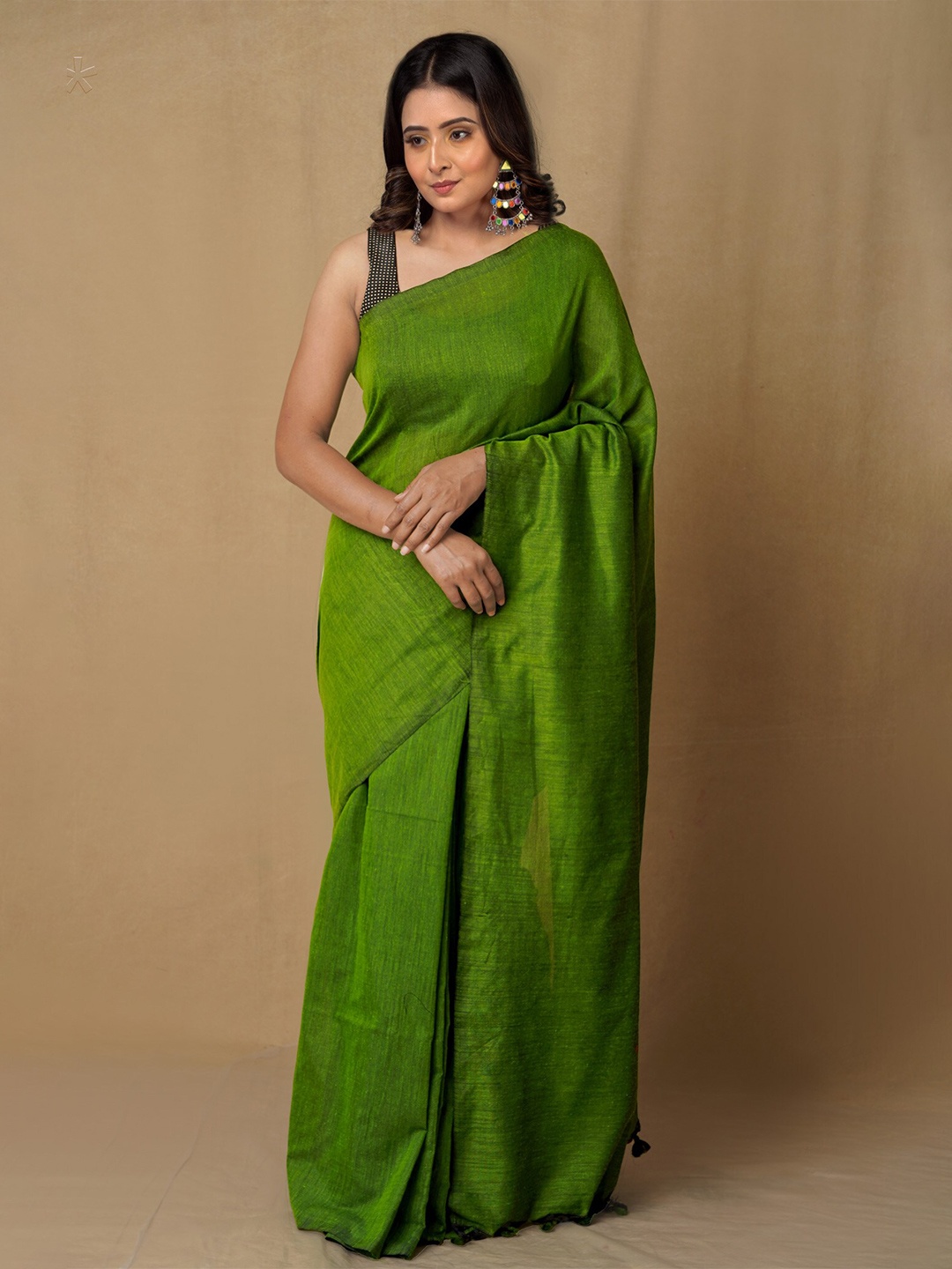 

Unnati Silks Green Woven Design Pure Linen Jamdani Saree