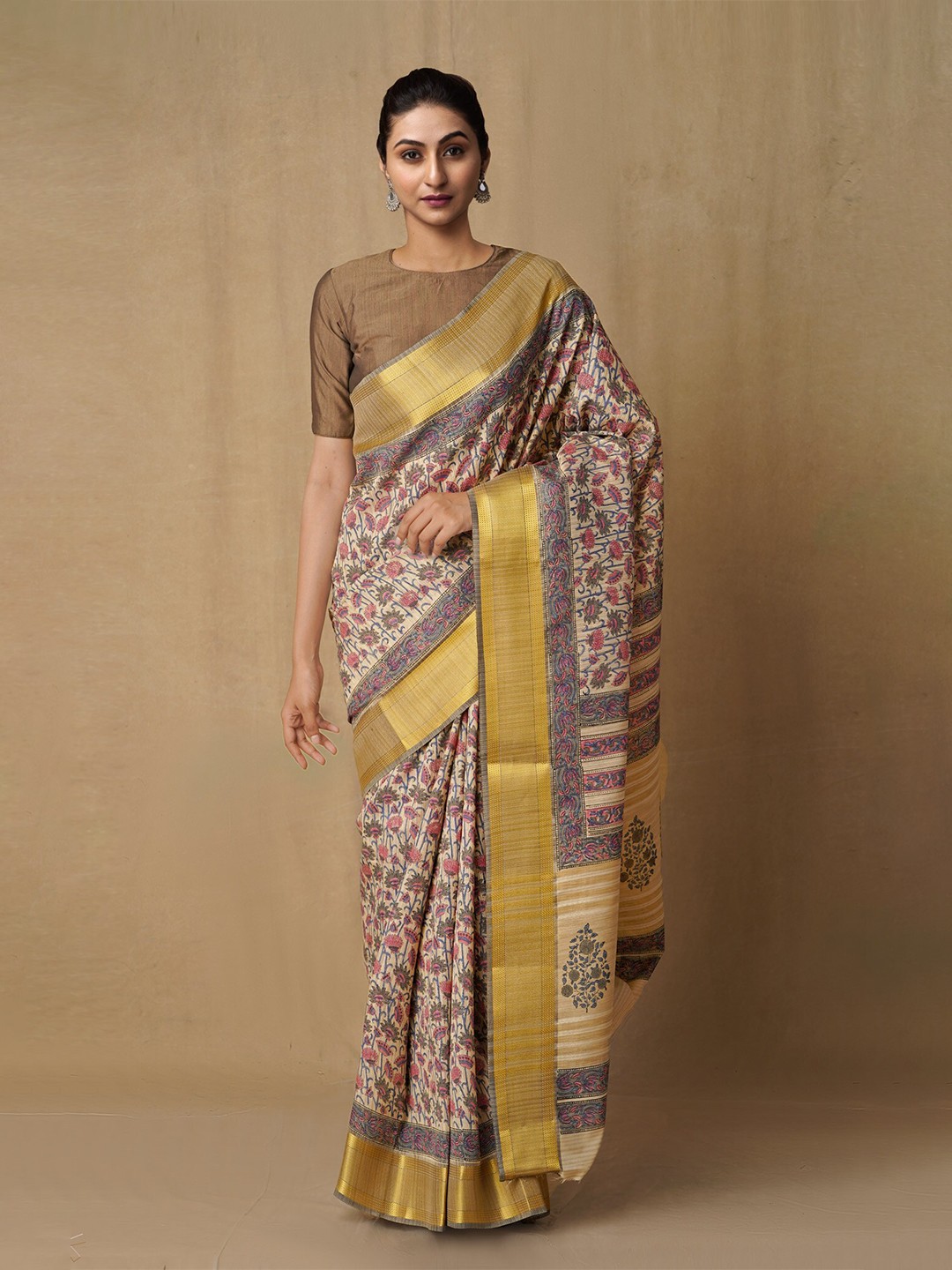 

Unnati Silks Brown & Gold-Toned Floral Zari Silk Blend Tussar Saree