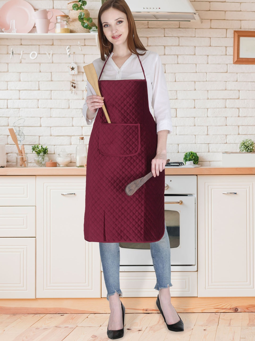 

Clasiko Adults Unisex Maroon Solid Quilted Cotton Apron with Centre Front Pocket