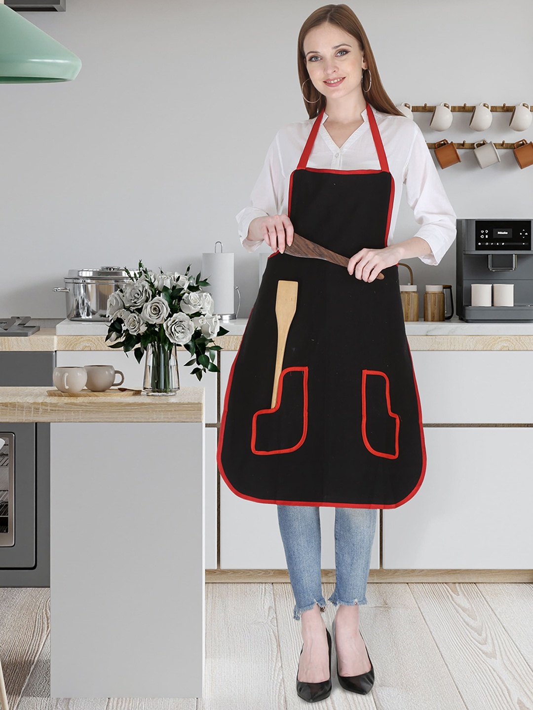 

Clasiko Unisex Black &Red Solid Cotton Aprons