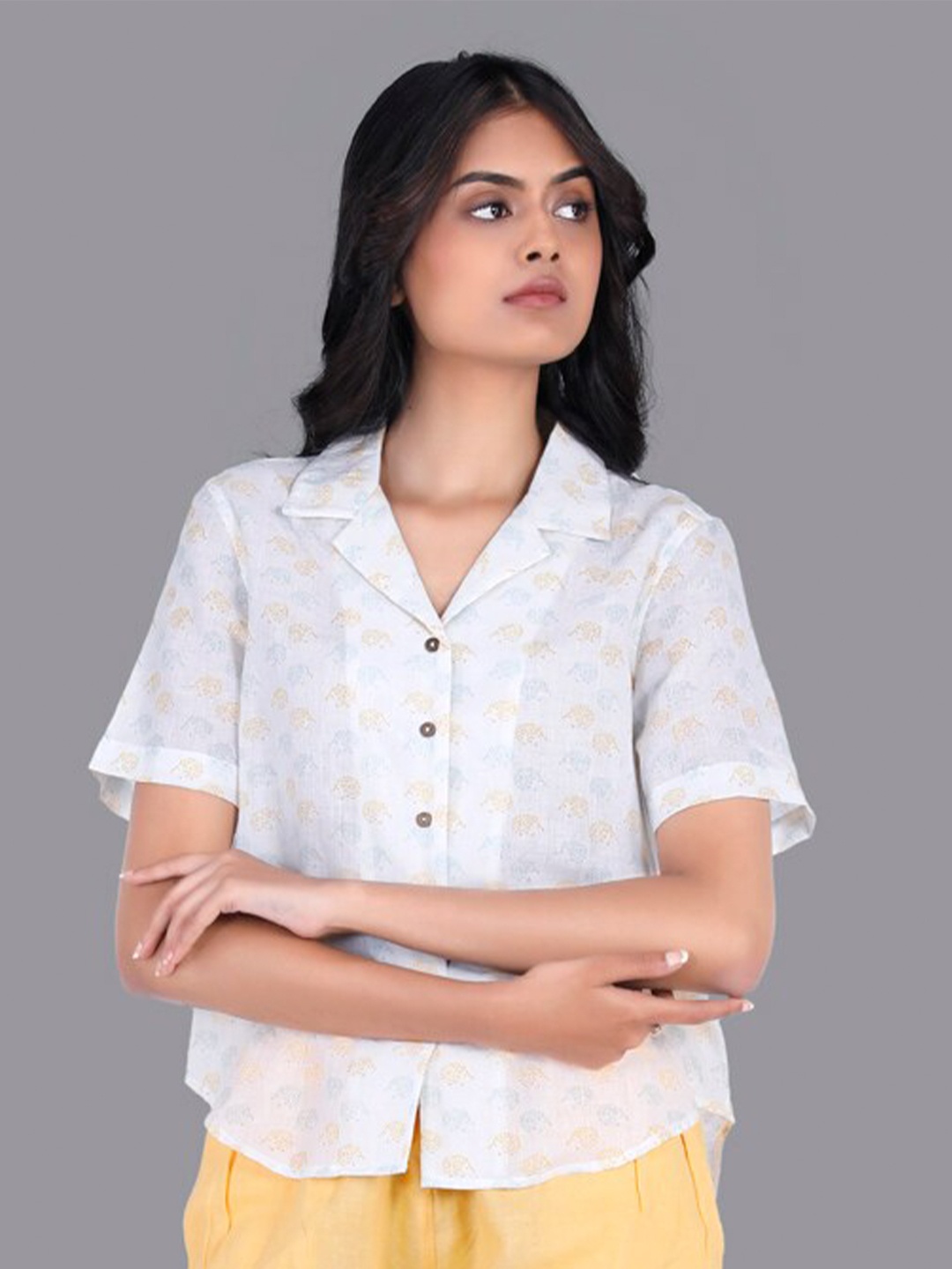 

RENTIYO Women White Classic Printed Casual Shirt