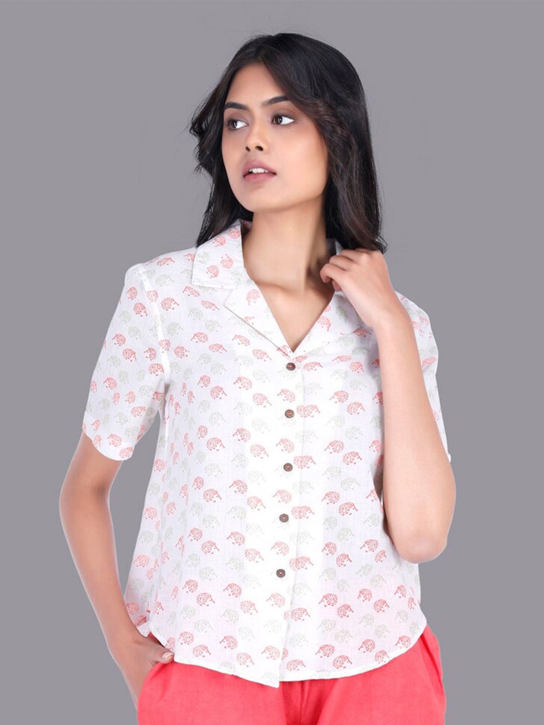 

RENTIYO Women White Classic Printed Casual Shirt