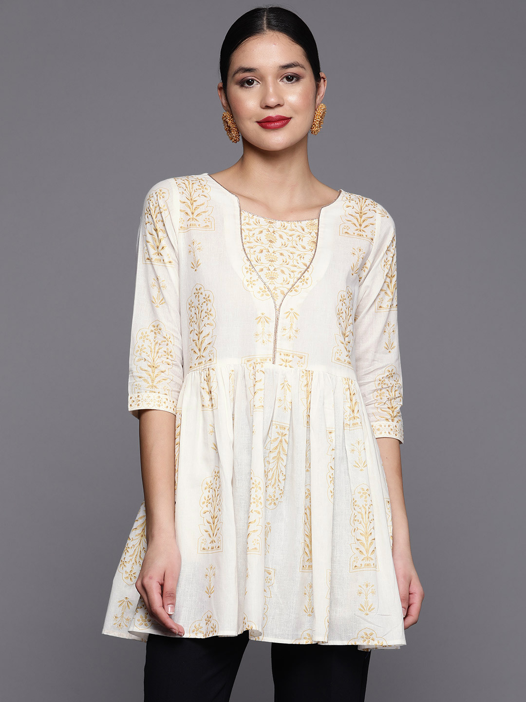 

Ahalyaa Women Off White & Gold-Toned Boat Neck Pure Cotton Printed Tunic