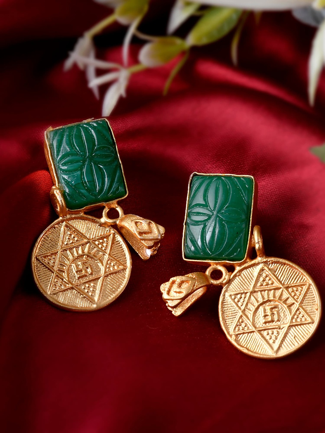 

DASTOOR Gold-Toned & Green Contemporary Drop Earrings