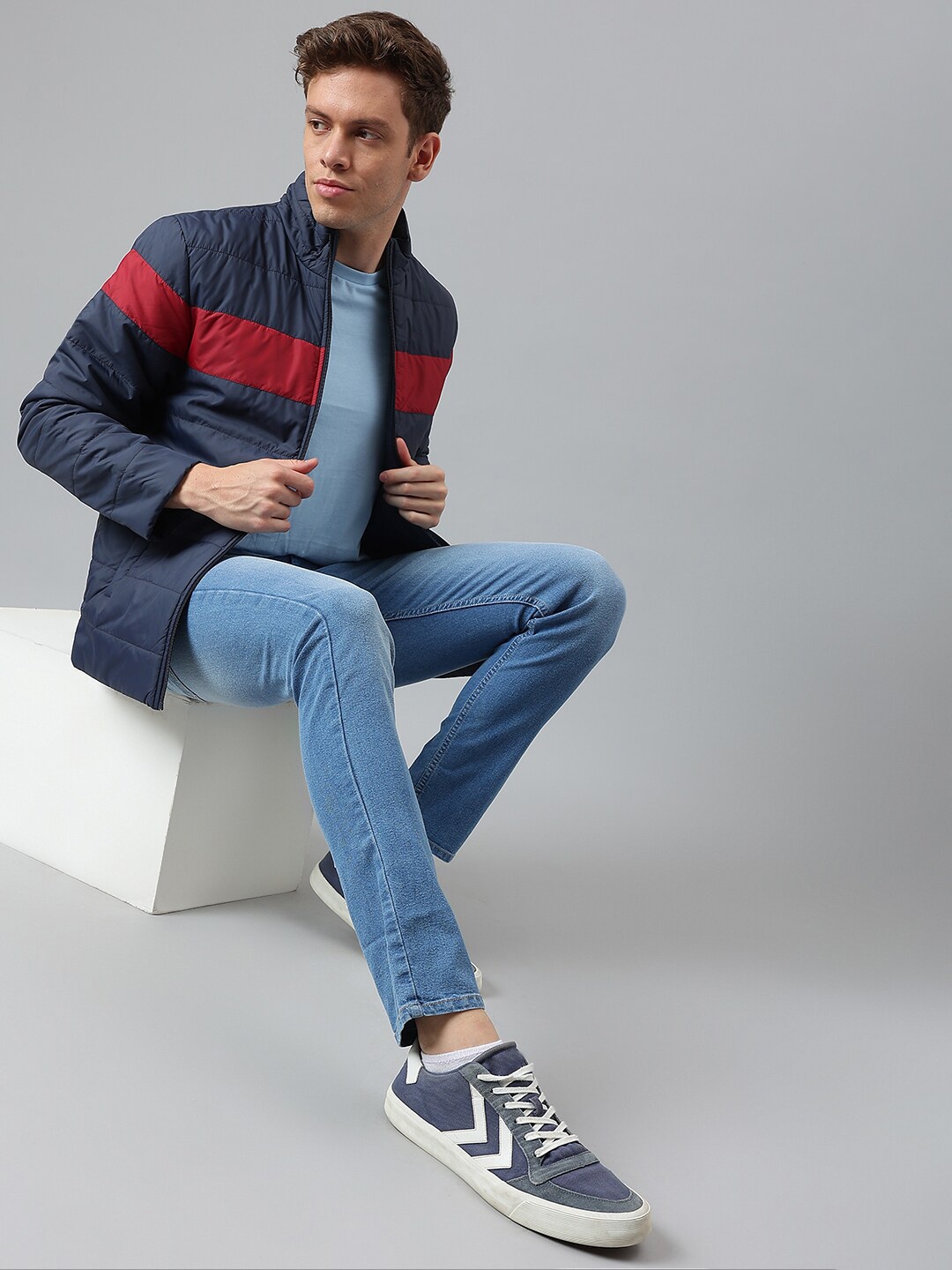 

Hubberholme Men Navy Blue Colourblocked Lightweight Outdoor Puffer Jacket