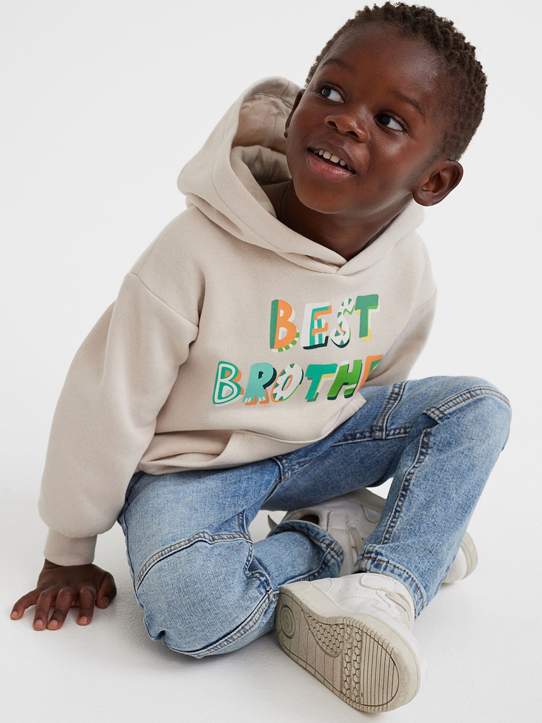 

H&M Boys Beige & Green Printed Hoodie
