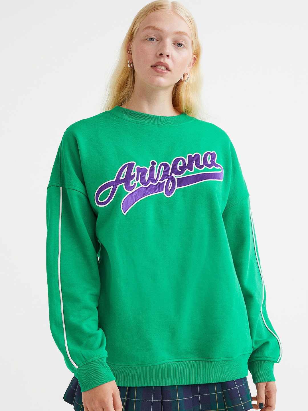 

H&M Women Green Oversized Printed Sweatshirt