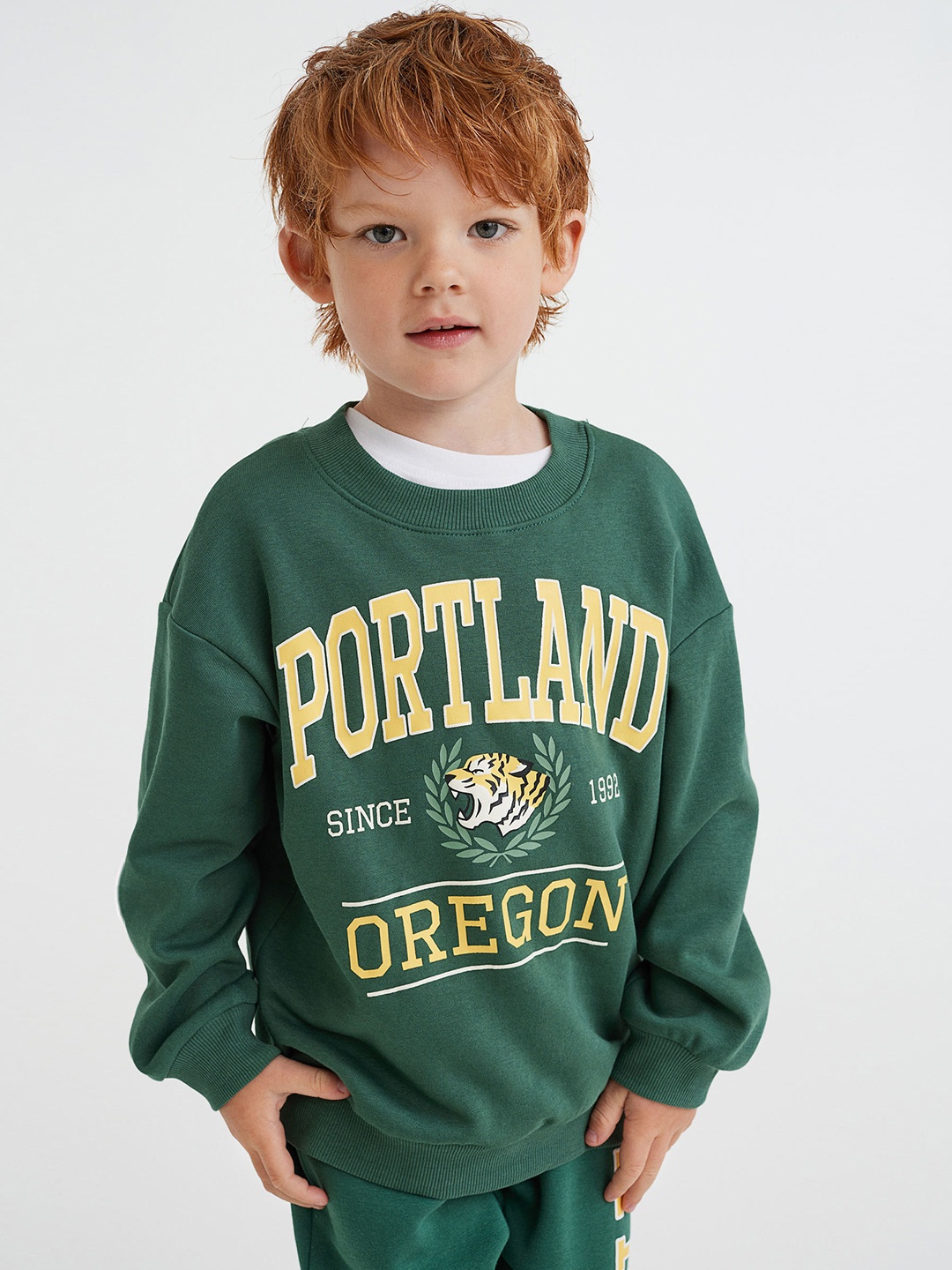 

H&M Boys Green Oversized Sweatshirt