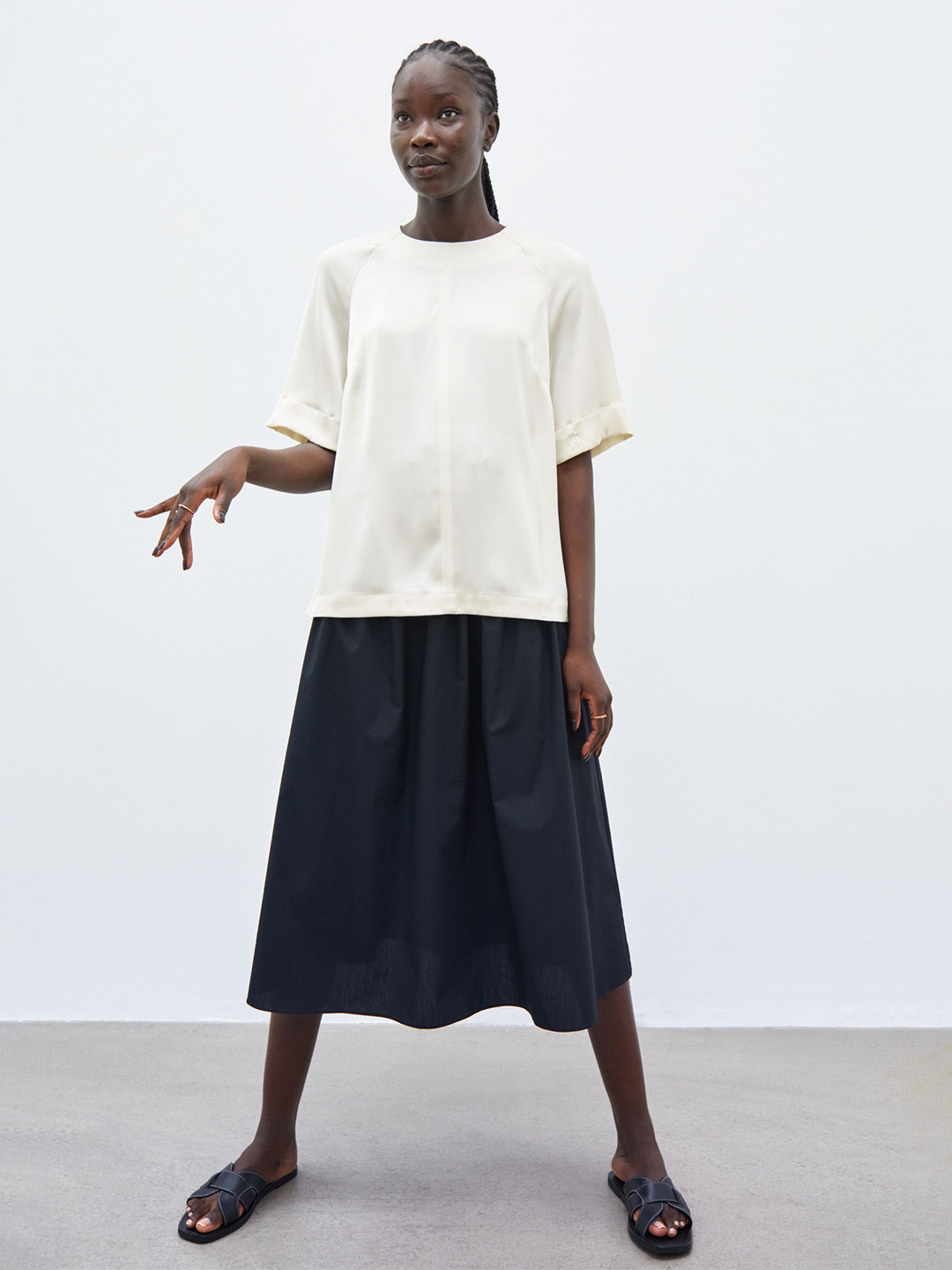 

H&M White Solid Satin Blouse