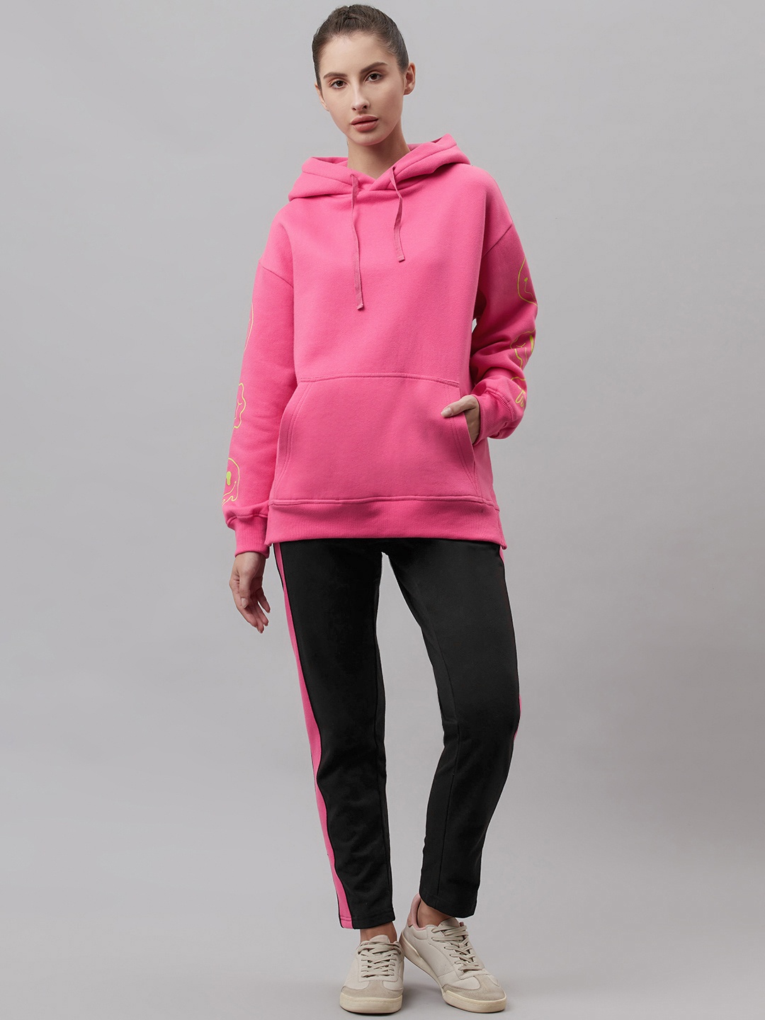 

Laabha Women Pink Solid Hooded Knitted Tracksuit