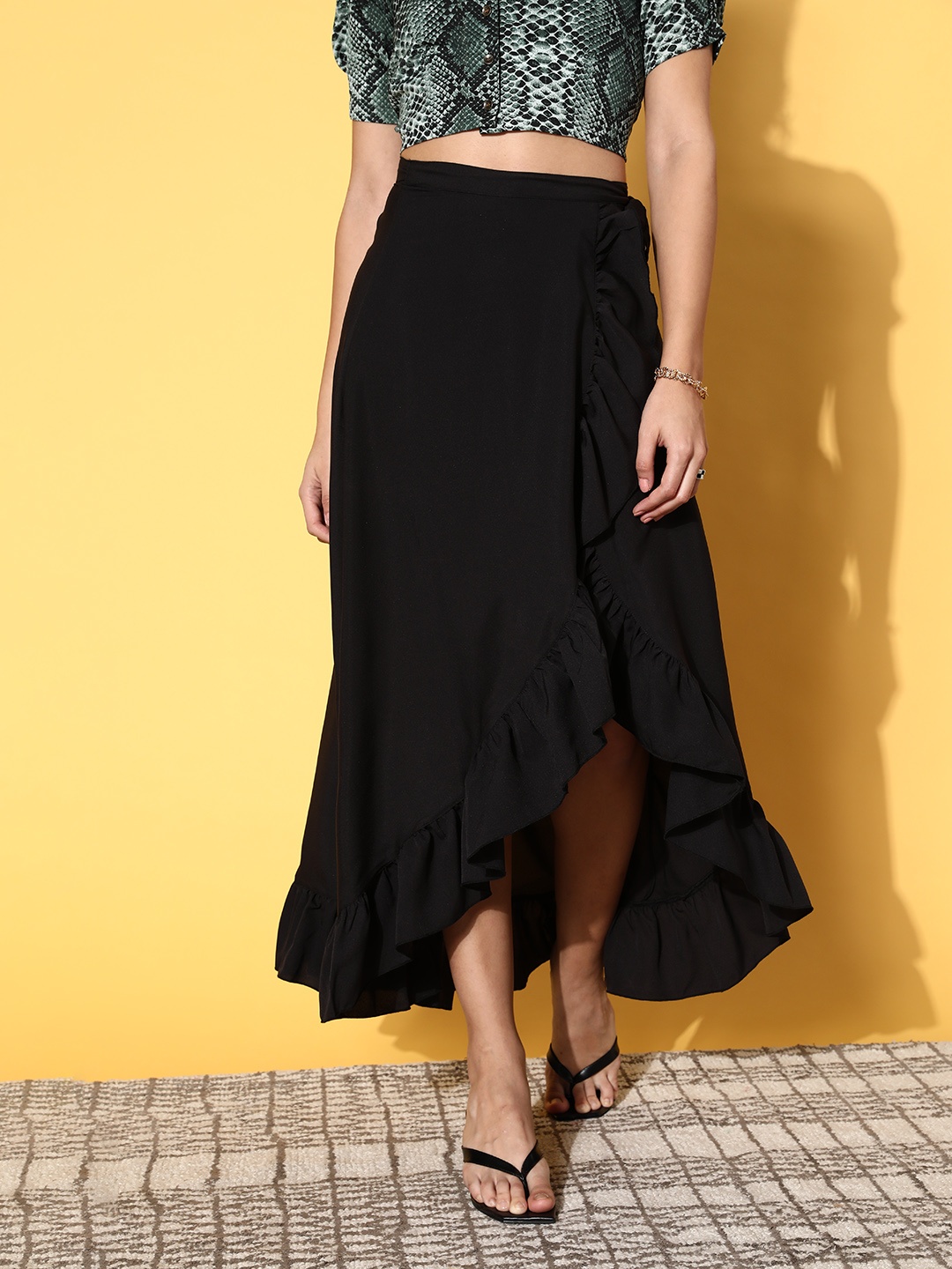 

U&F Black Solid Feminine Frills Skirt