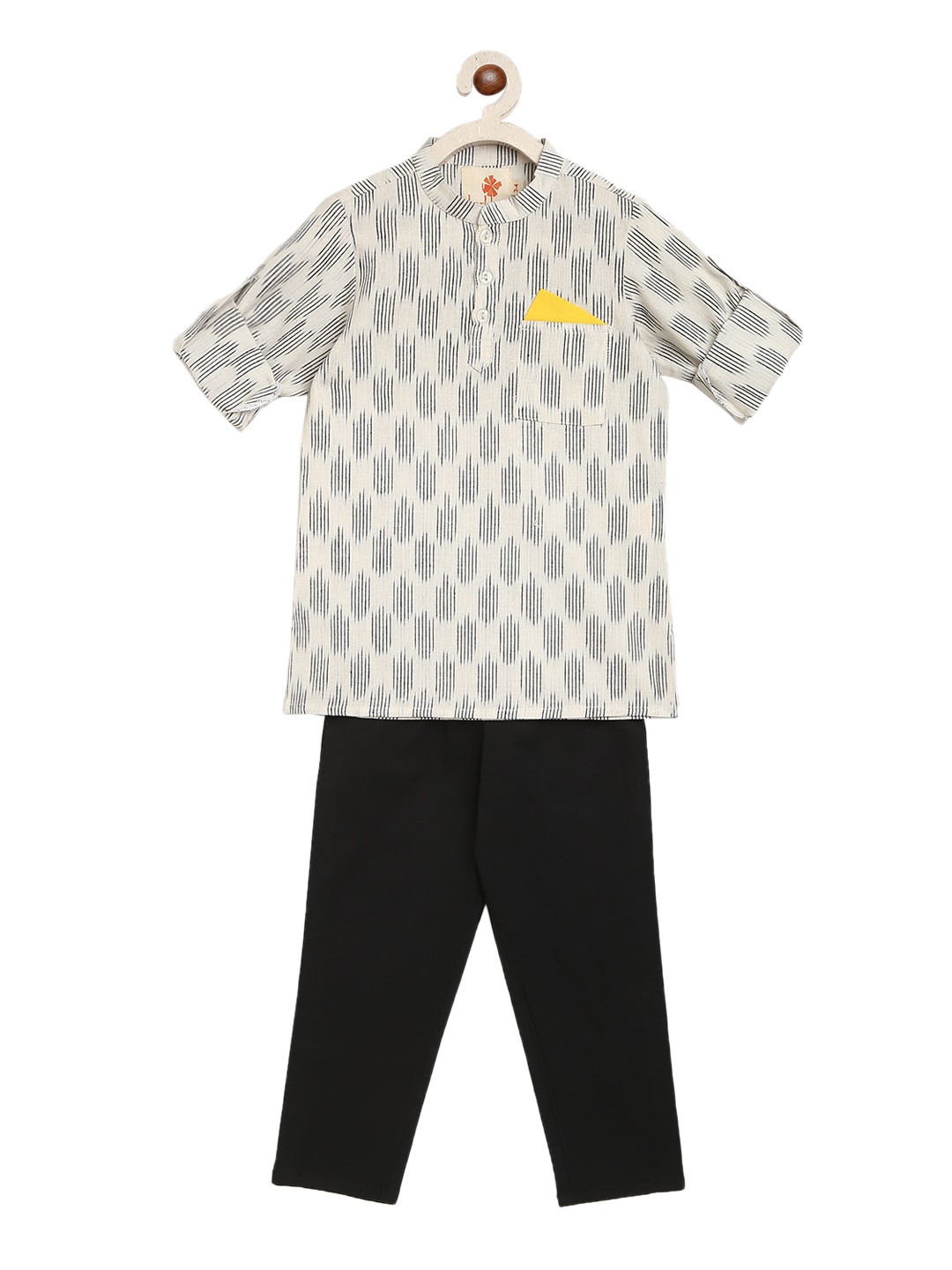 

charkhee Boys White & Black Kurta Pyjamas