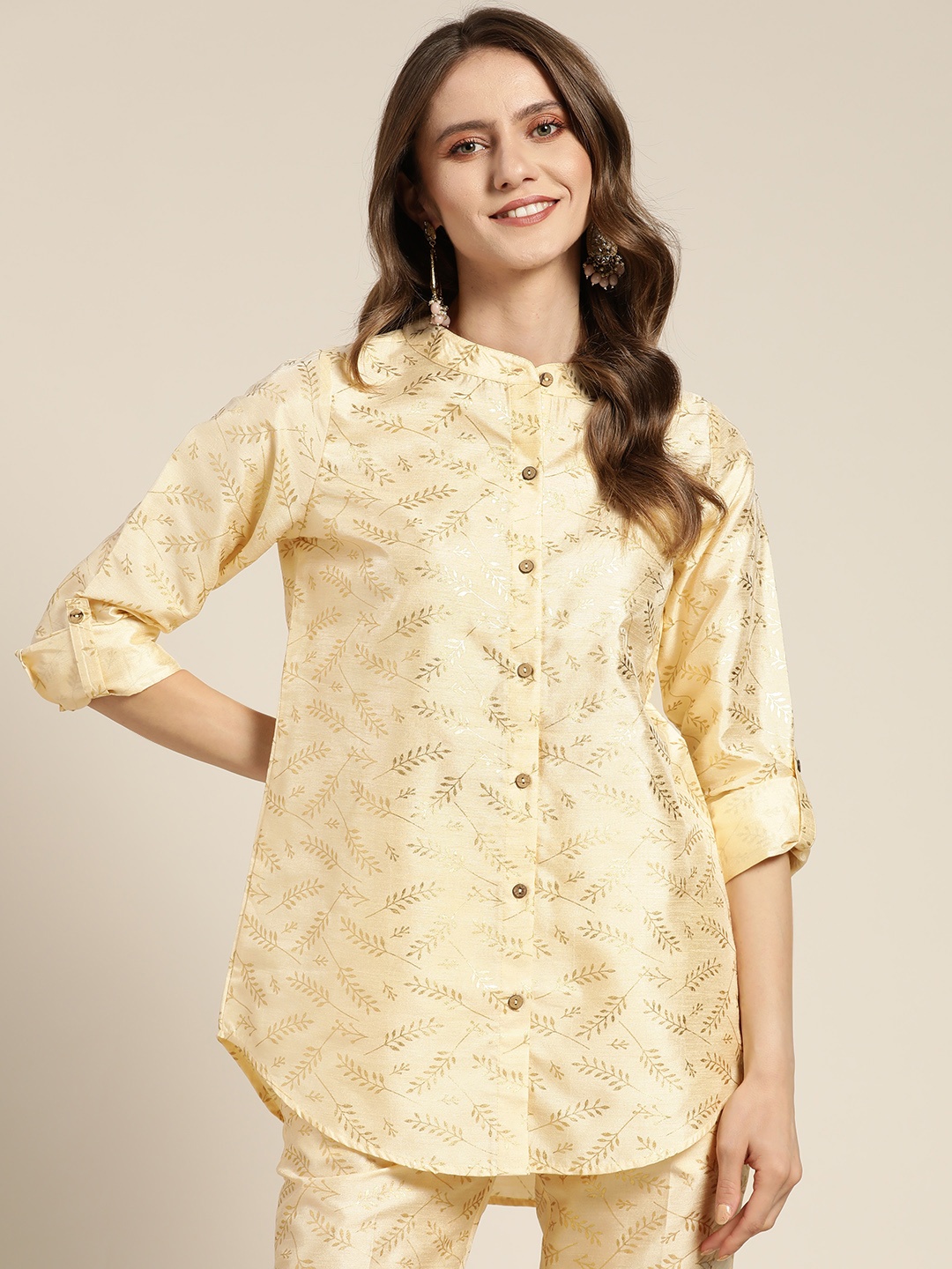 

Shae by SASSAFRAS Women Beige Comfort Floral Printed Casual Shirt