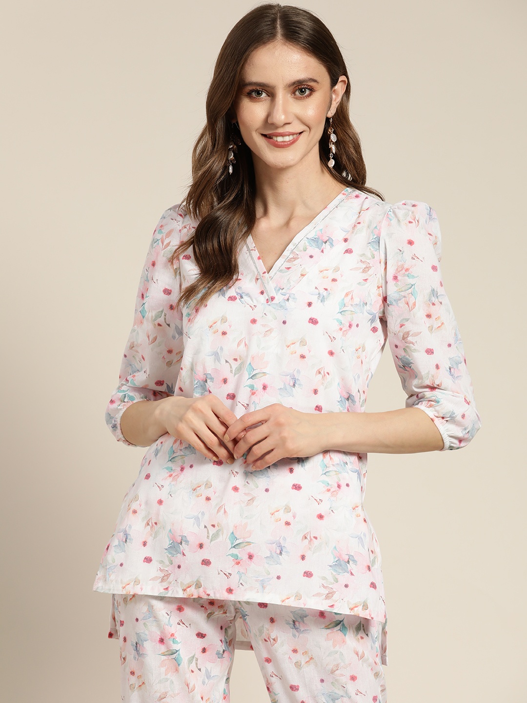 

Shae by SASSAFRAS White & Red Floral Printed Top