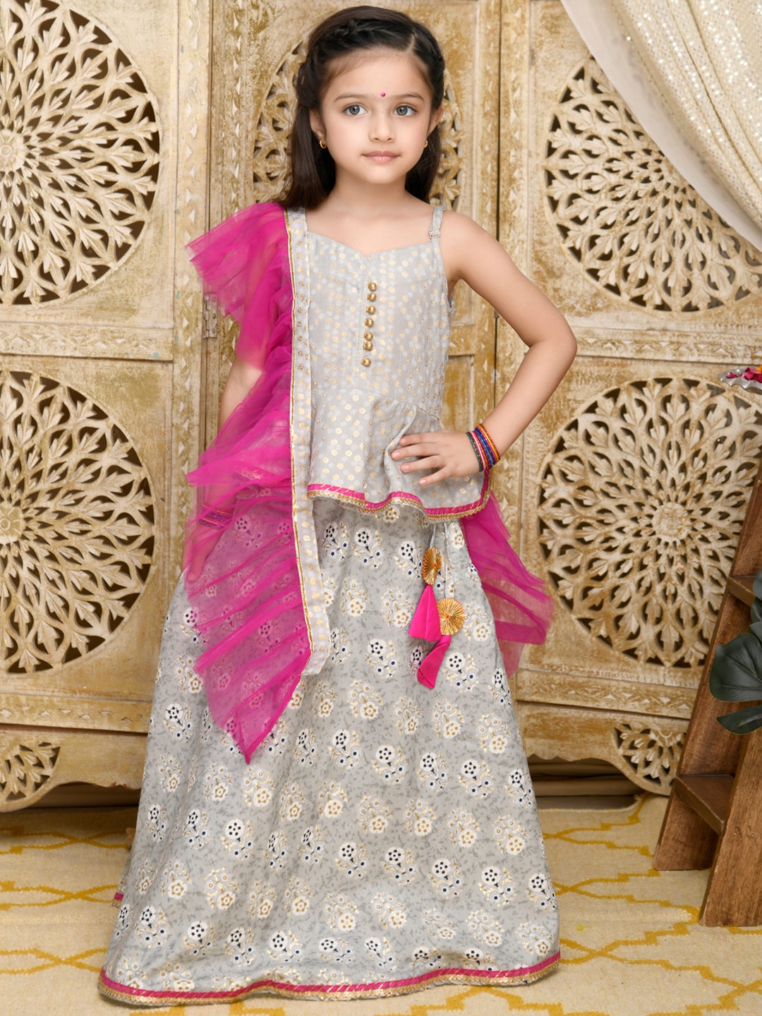 

SAKA DESIGNS Girls Grey & Magenta Ready to Wear Lehenga & Blouse With Dupatta