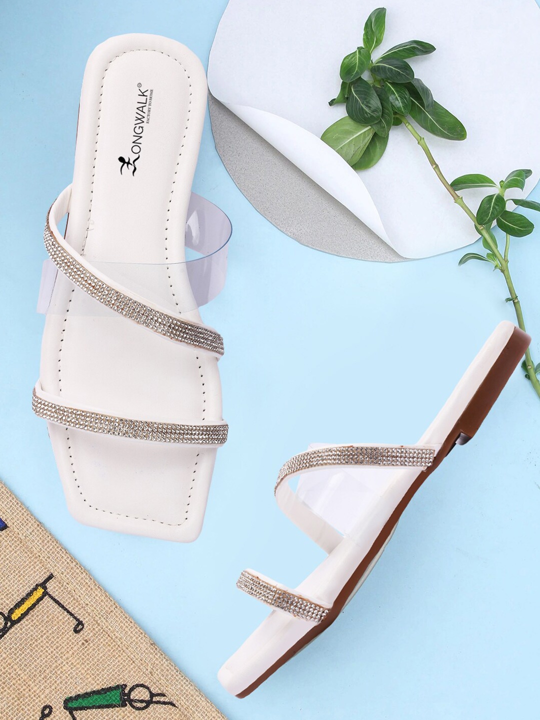 

Longwalk Women White Flats