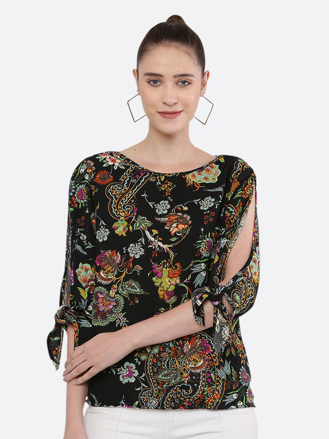 

BLUE CHIC Women Black Floral Print Crepe Top