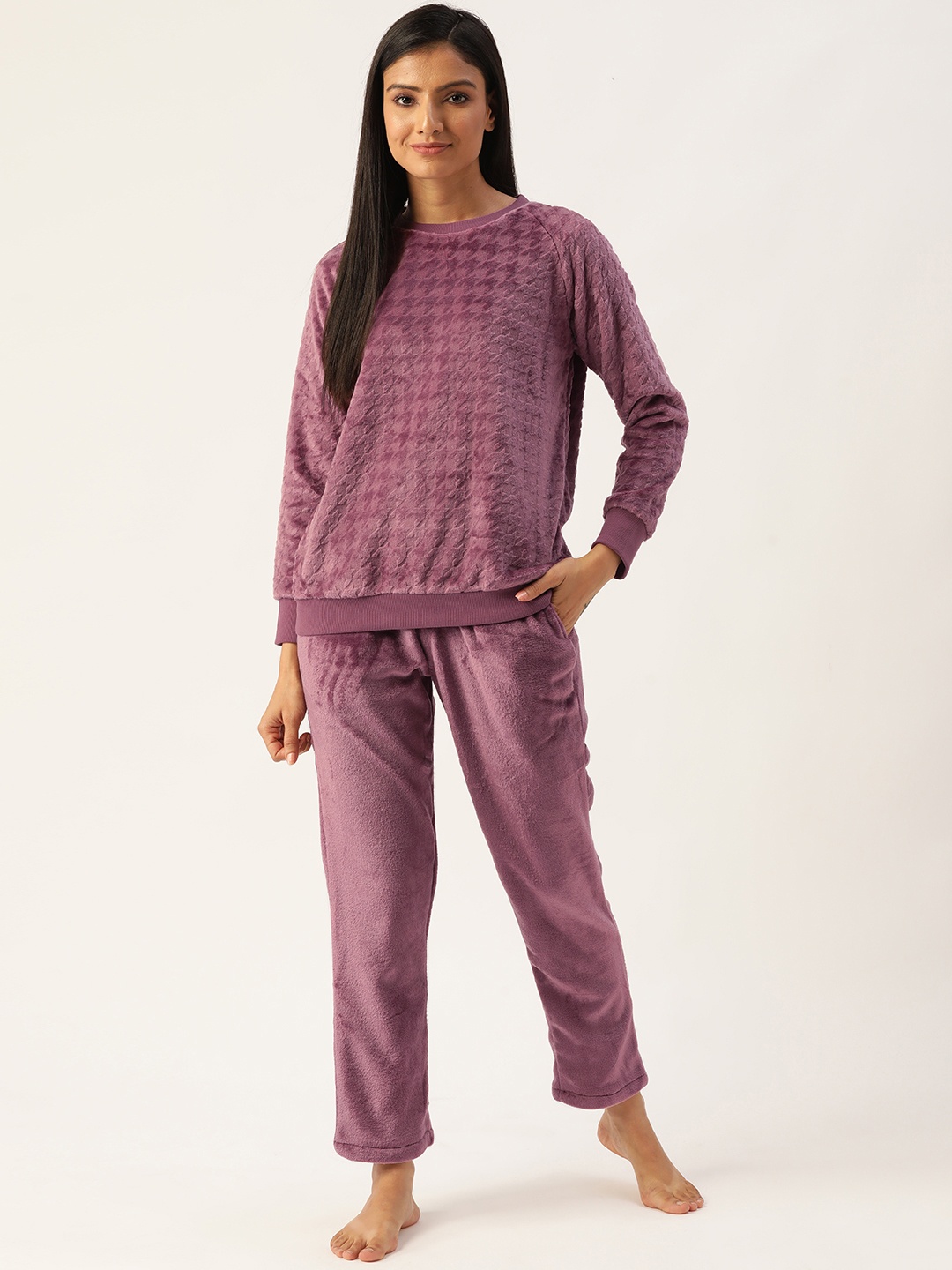 

MADAME M SECRET Women Mauve Velvet Finish Houndstooth Pyjama Set