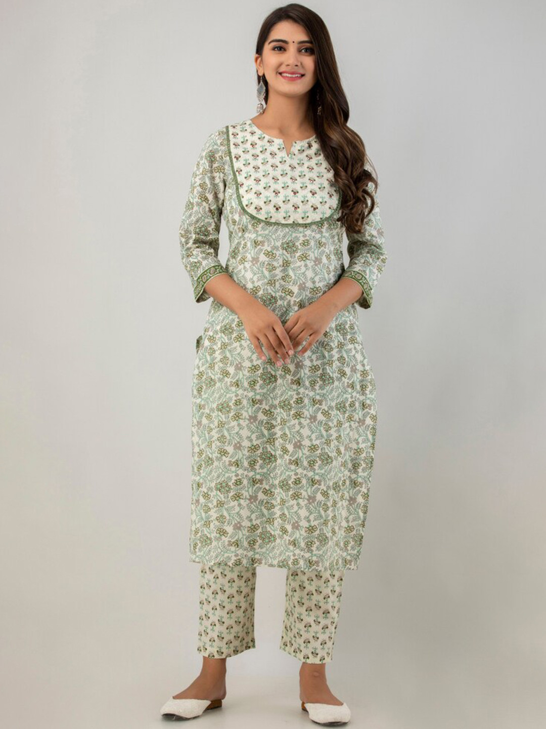 

Sutidora Women Sea Green Floral Printed Pure Cotton Kurta with Trousers