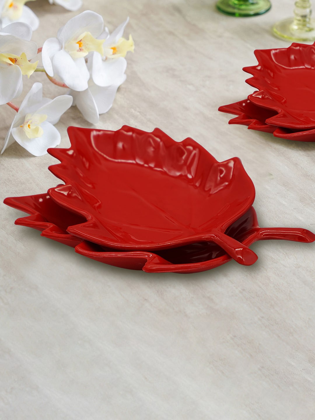 

Gallery99 Set Of 2 Leaf Cutting Platters, Red