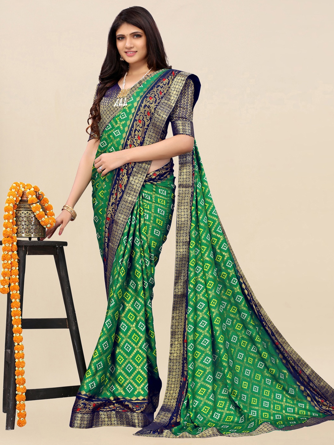 

Satrani Green & Blue Bandhani Silk Blend Bandhani Saree