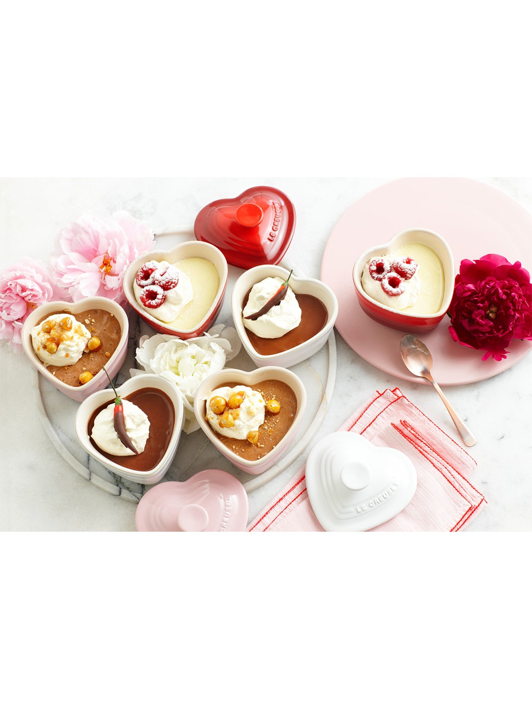 

LE CREUSET Unisex Cherry Red Solid Ceramic Heart Ramekin