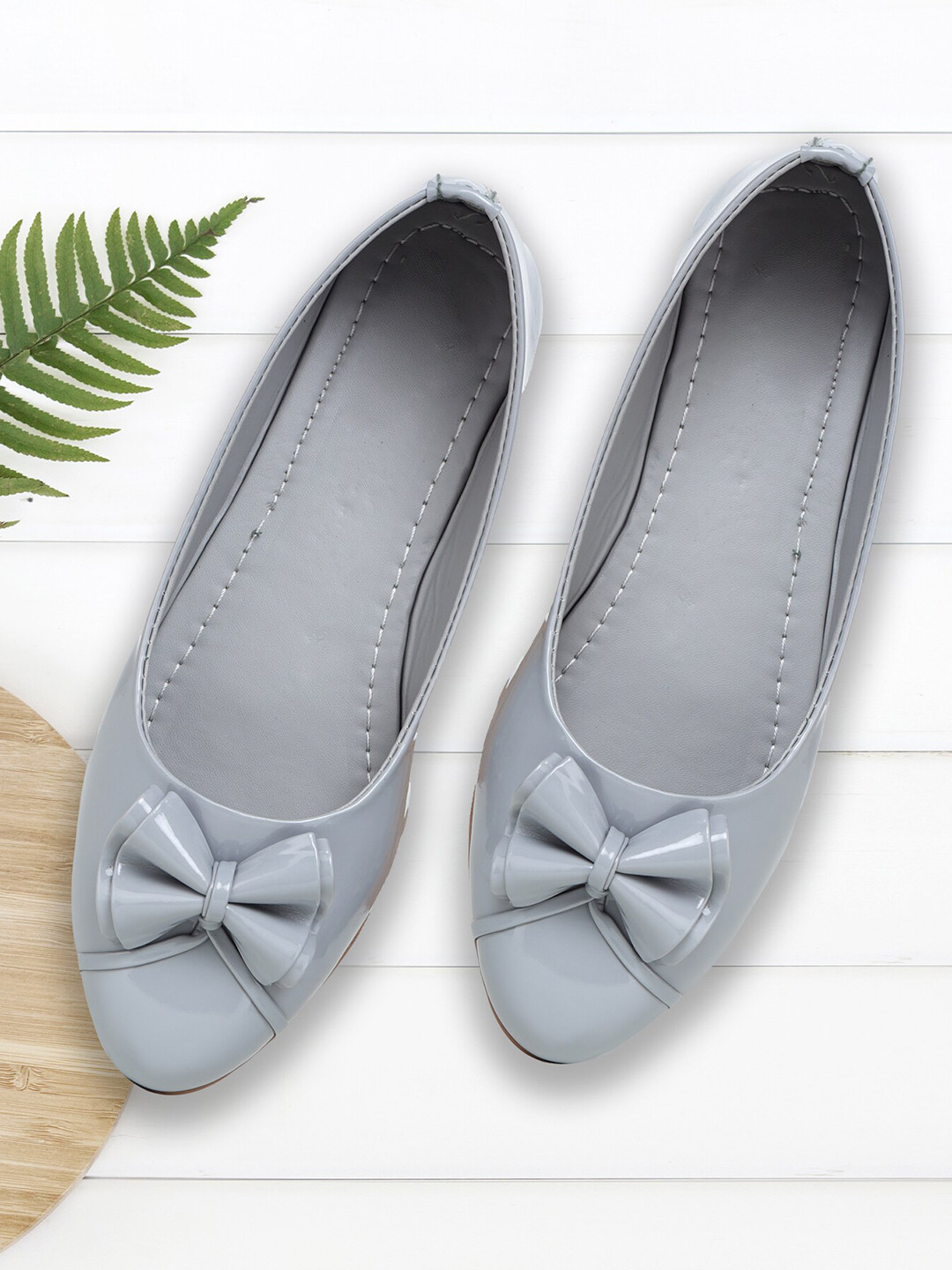

Moonwalk Women Grey Ballerinas Flats with Bow