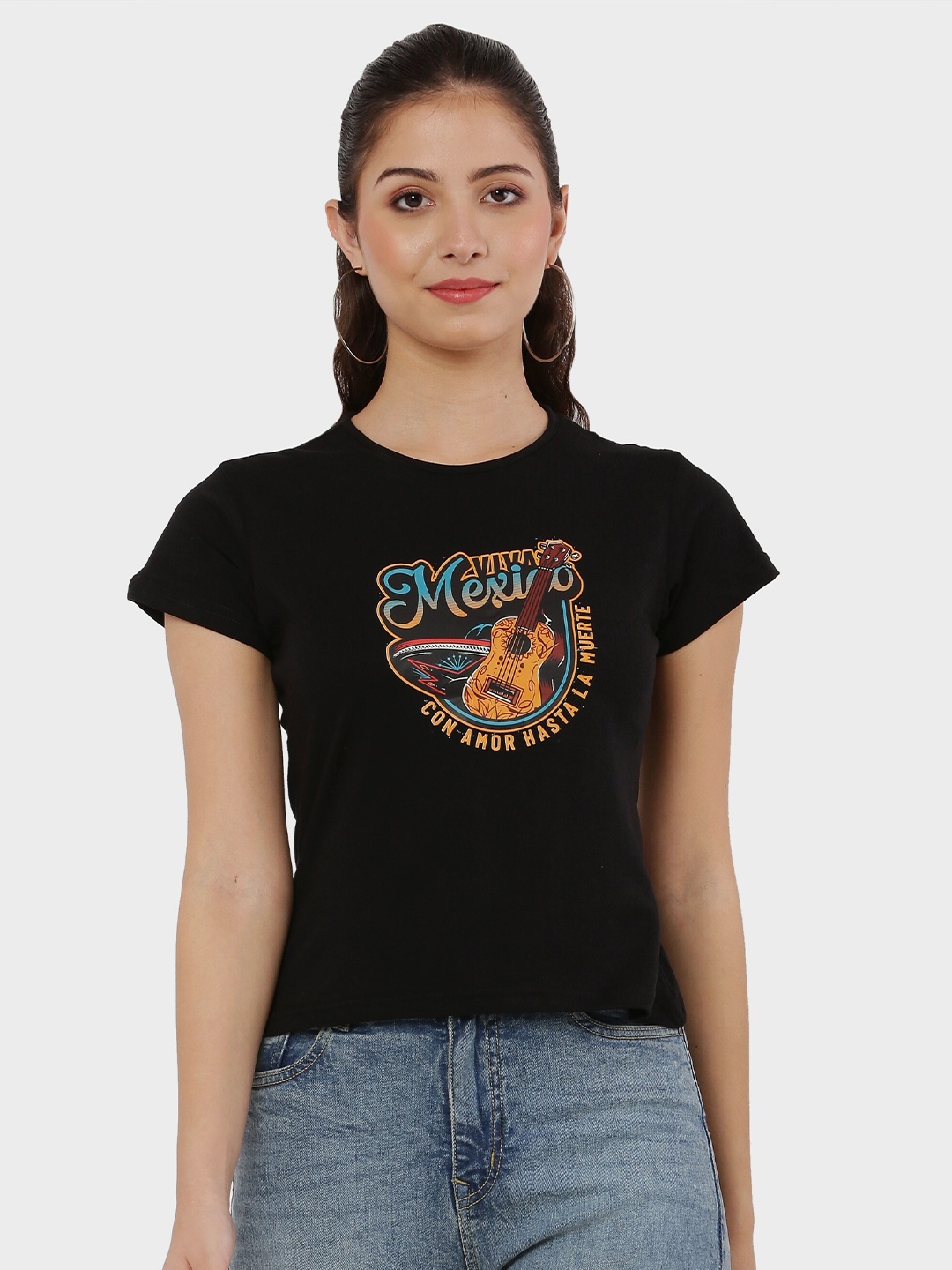 

Reshavio Women Black Typography Printed T-shirt