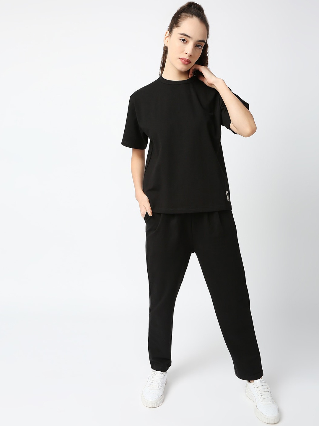 

Blamblack Women Black Solid Shirt & Pant Co-Ords