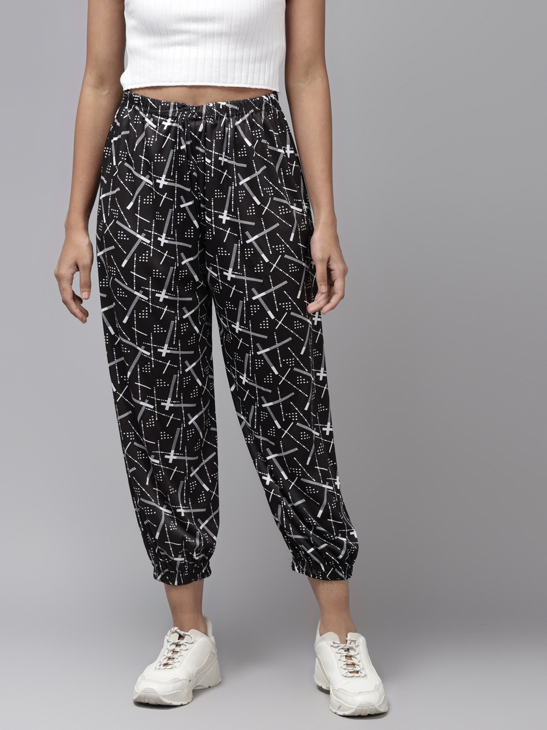 

Aarika Women Black Printed Cotton Joggers