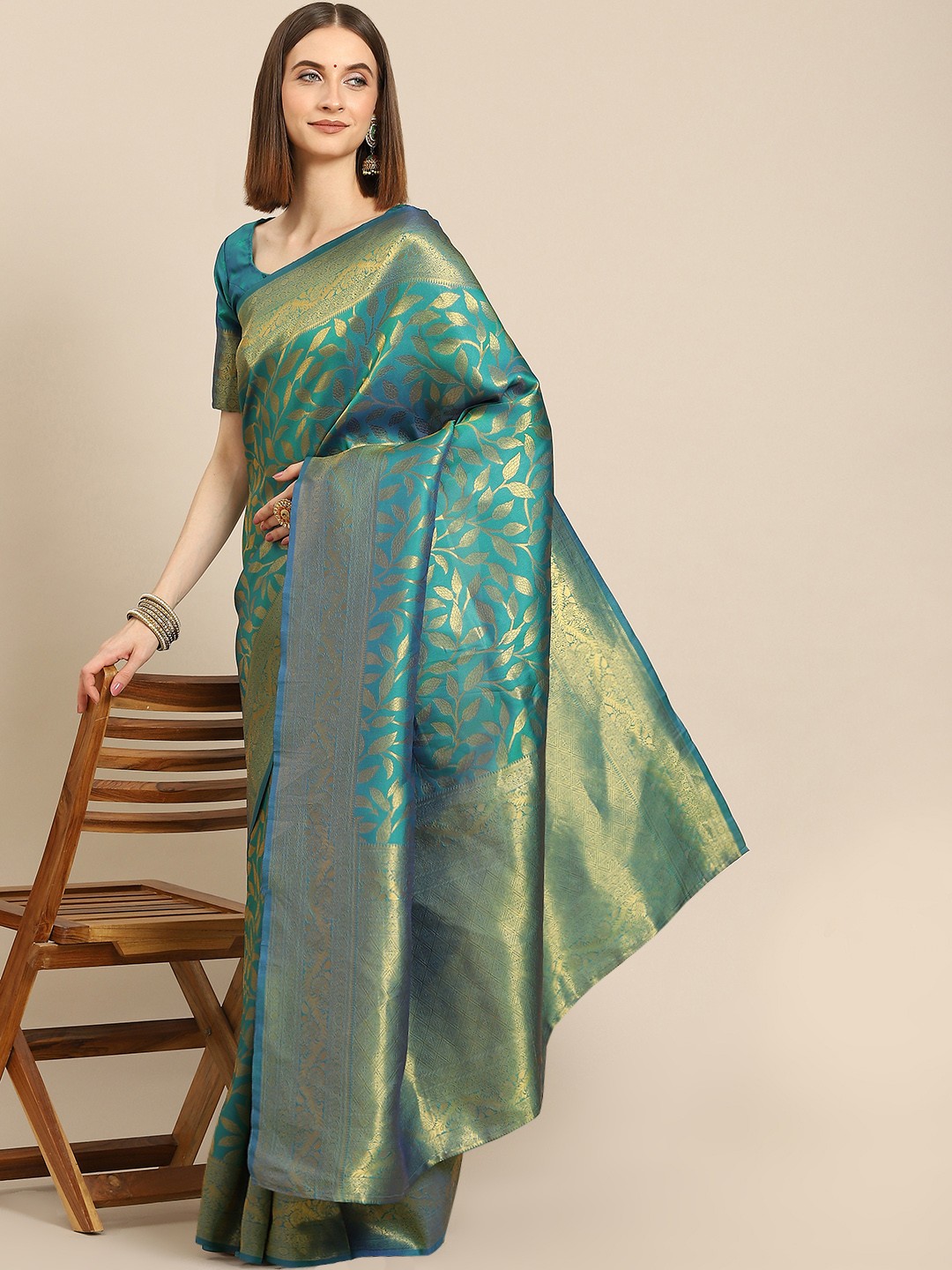 

all about you Green & Gold-Toned Woven Design Zari Silk Blend Kanjeevaram Saree