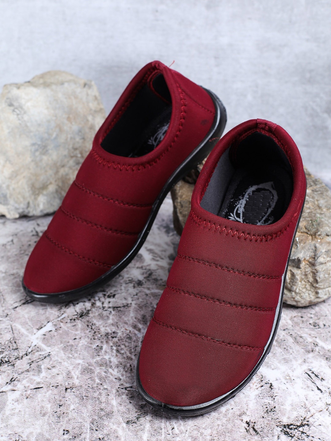 

FABBMATE Women Maroon Flats