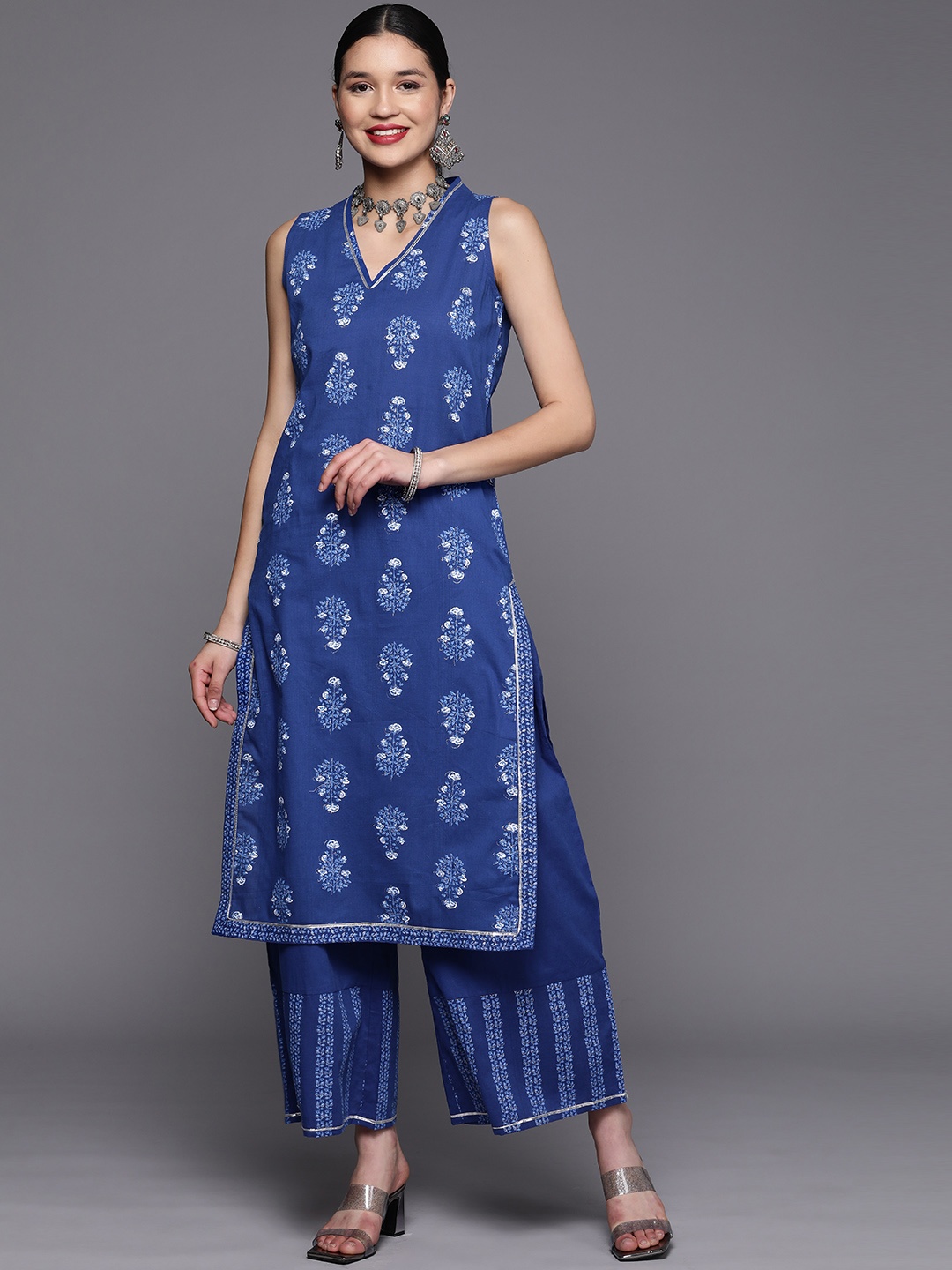 

Ahalyaa Women Blue Floral Printed Pure Cotton Kurta with Palazzos