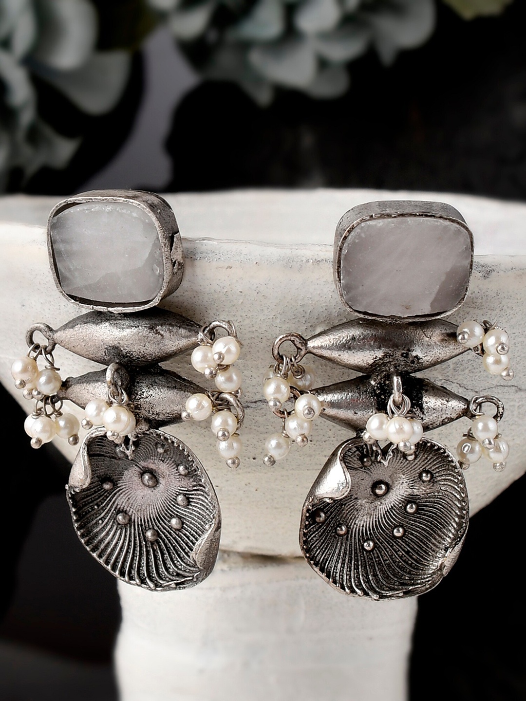 

DASTOOR Silver-Toned Contemporary Drop Earrings