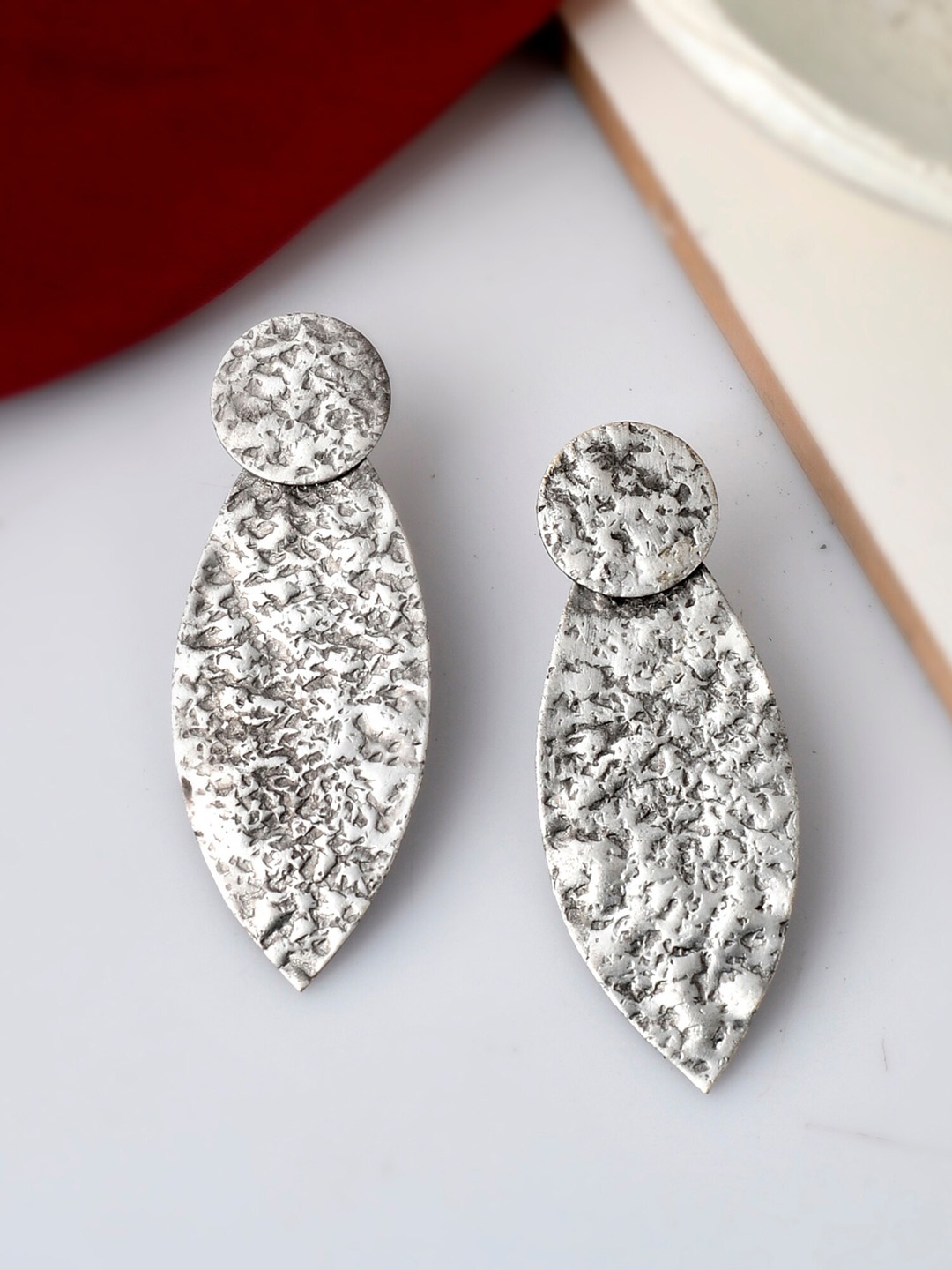 

DASTOOR Silver-Toned Contemporary Drop Earrings