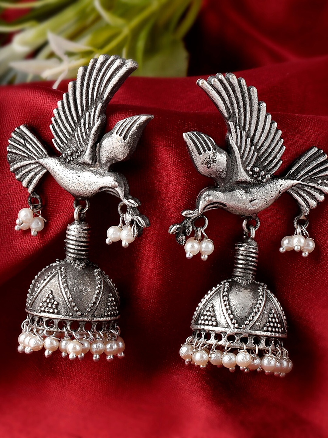 

DASTOOR Silver-Toned Classic Jhumkas Earrings