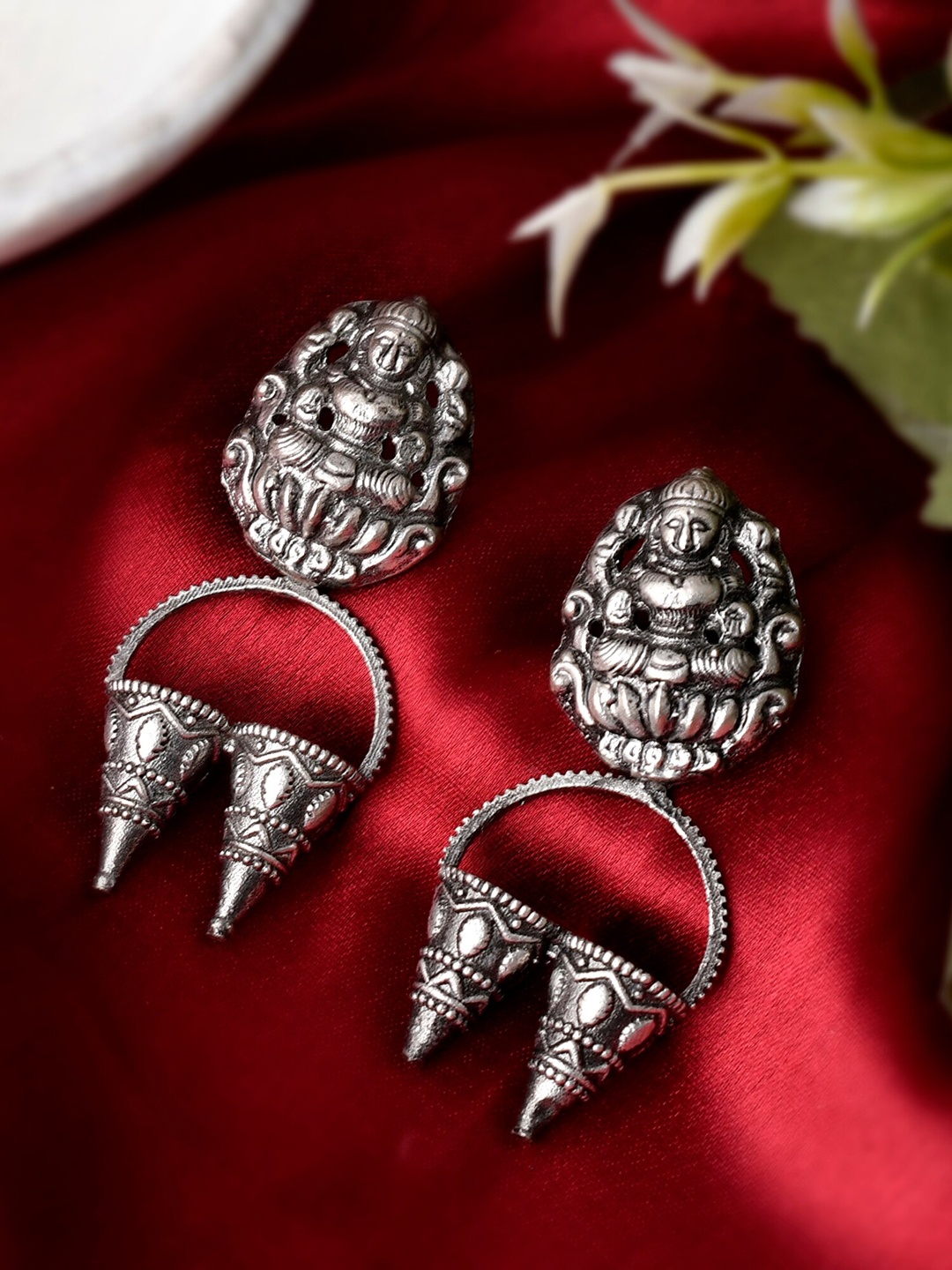 

DASTOOR Silver-Toned Contemporary Jhumkas Earrings