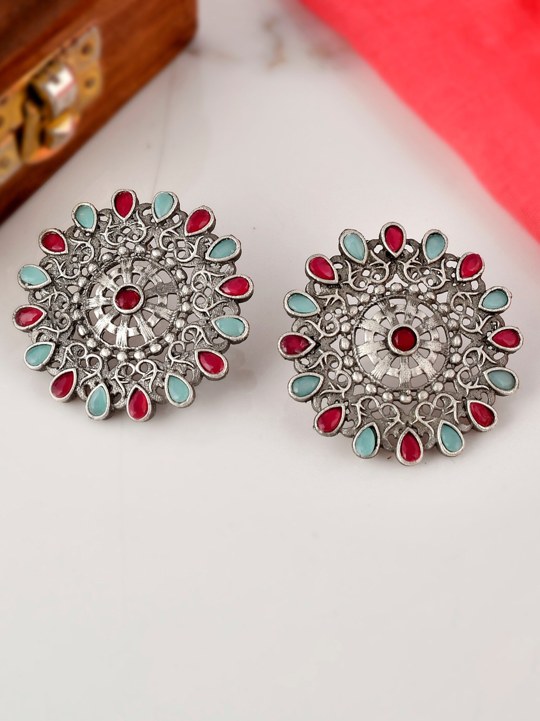 

DASTOOR Silver-Toned Contemporary Studs Earrings